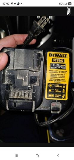 DeWalt DCB107 12V/20V Battery Charger