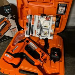 Paslode Lithium-Ion Battery 16-Gauge Angled Cordless Finished Air Tool Nailer
