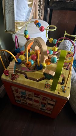 Baby busy board table