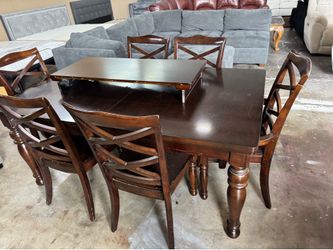 Dinnig table 6 chairs