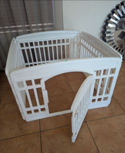 Plastic Dog Pen/Kennel