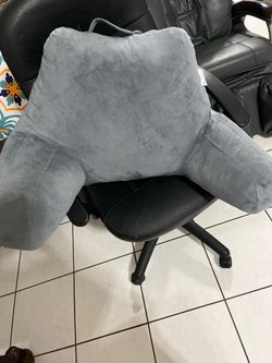 Reading pillow in good condition, clean, and very comfortable.