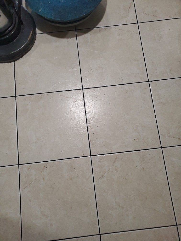 MINUTEMAN FLOOR SCRUBBER USED GOOD