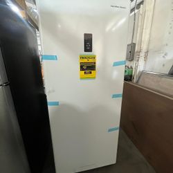 Hamilton Beach,14 Cu. Ft. Upright Convertible Freezer/Fridge, HBFRF1494, White