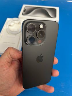 iPhone 15 pro max 256gb unlocked for any carriers ( Liberado)