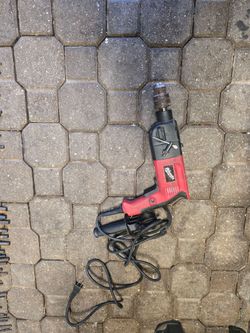 Hammer drill with drill beats