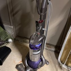 Dyson Vacuum DC 25