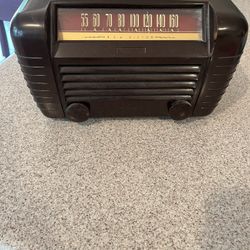 Vintage RCA Little Master Radio 