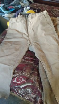 Charles and a half joggers medium