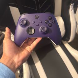 Purple Xbox controller