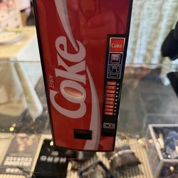 Vintage 80s Coke machine radio