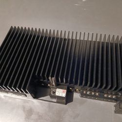Kicker X50S Cheater Amp (1996) Works Great & Comes W/ An AEQ Specialty Crossover Module Which Enhances Sound Extension For High or Low Frequencies. 