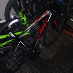 GIANT Defy Composite Road Bike 22,Speed