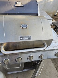 Five burner propane barbecuer