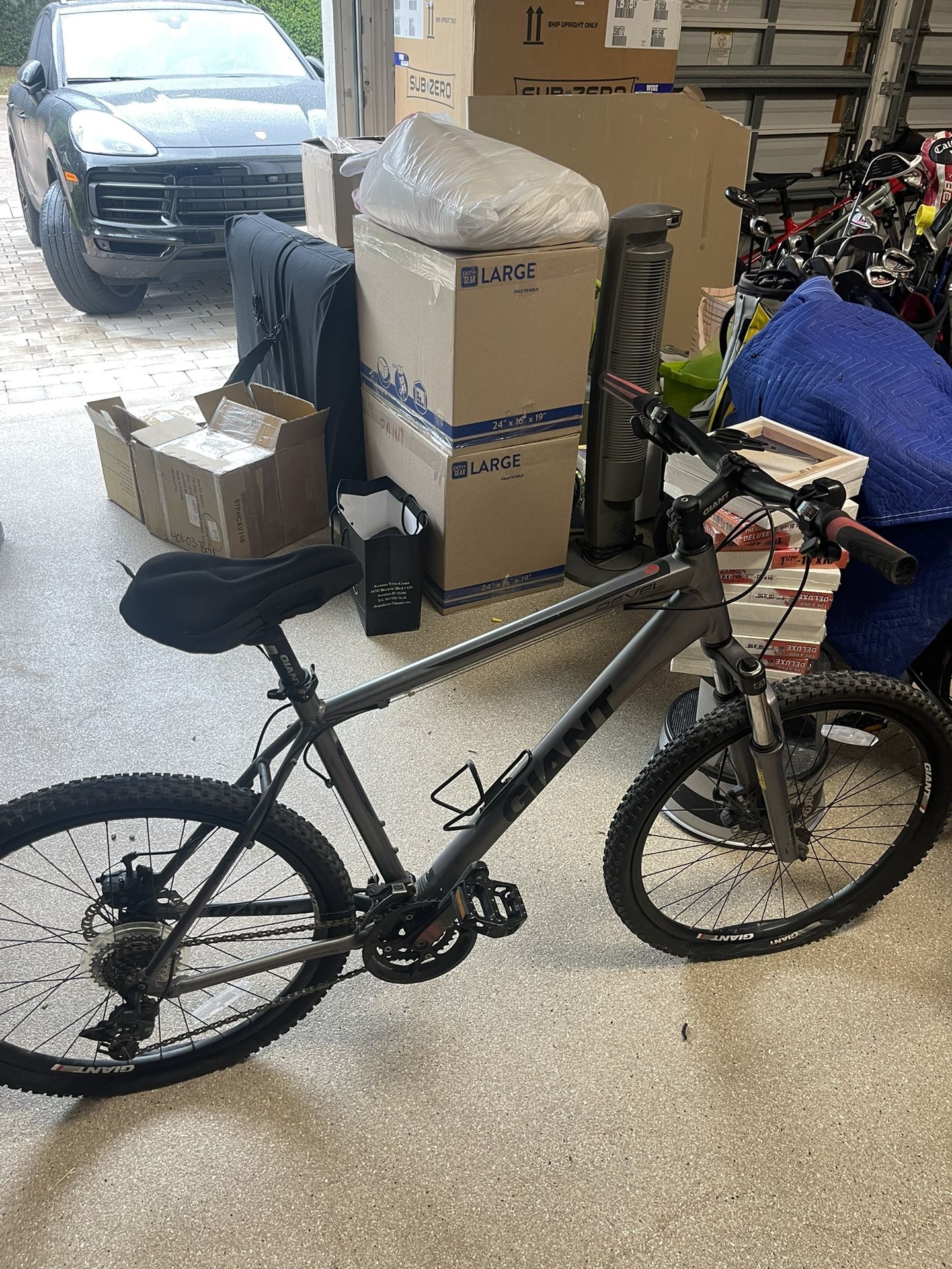 GIANT Mountain Bike 26”- Brand New Adult Size