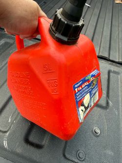 Scepter 1.25 Gallon Red Gas Can