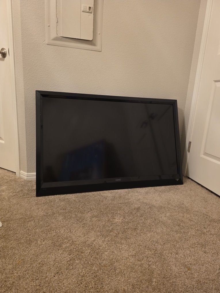 Visio 47" TV