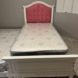 Twin- Size- Frame - With - Mattress