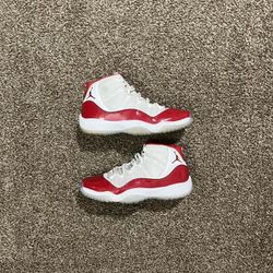 Jordan 11 Cherry Size 7Y