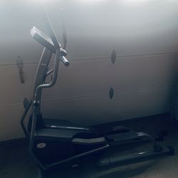 Horizon Fitness Elliptical W/Heart Rate Monitor