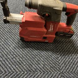 Milwaukee Rotary Hammer With Vacuum Battery 