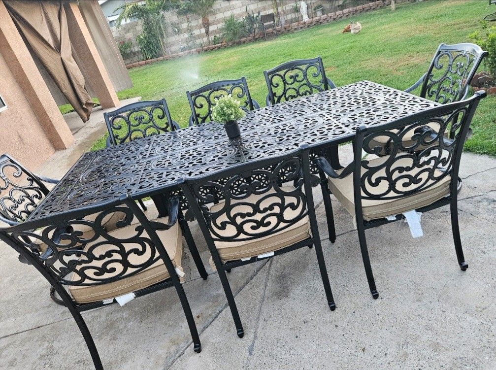Patio Dining Set/Outdoor Furniture/Cash Only