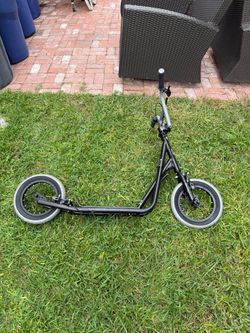 Mongoose Scooter Trace Air .