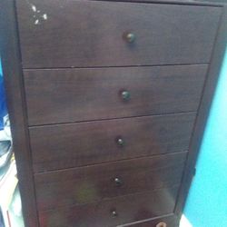 Dresser