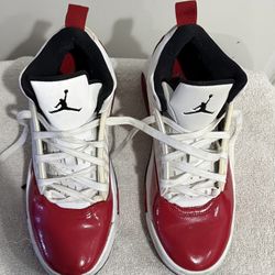 Size 7 Jordan Maxin 200 White Gym Red