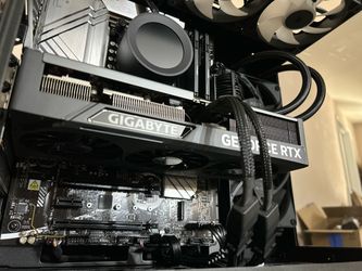 High-End RTX 4070 Super Eagle OC 12GB / Intel i9-12900K / 32GB DDR5 Gaming PC