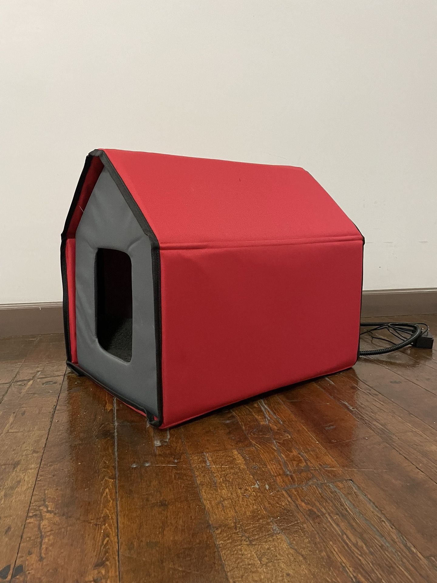 Red Indoor Heated Cat House for Sale in Seattle, WA OfferUp