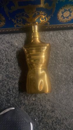 Discover Le Male Elixir Absolu, the most absolute intensity in the Gaultier crew. This long-lasting cologne by Jean Paul Gaultier features a burning b