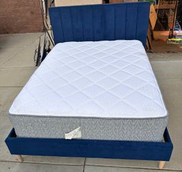Beutiful full size bed with verygood mattress
