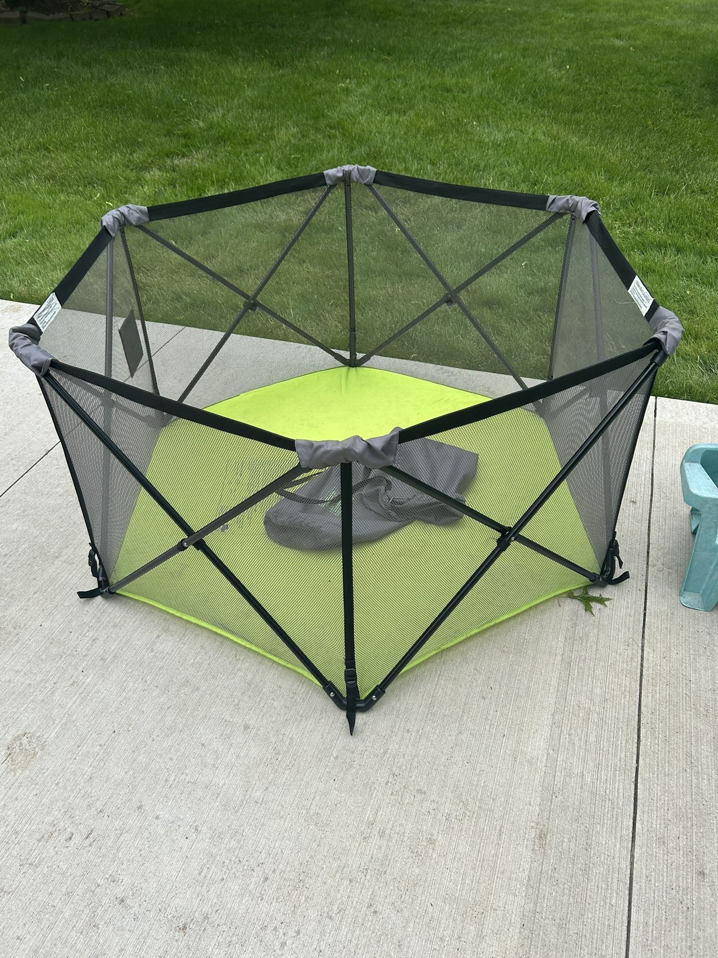 Summer Infant Pop ‘n Play Portable Playard, Green - Lightweight Play Pen for Indoor and Outdoor Use - Portable Playard with Fast, Easy and Compact Fol