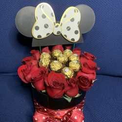 Arreglo Florar De Minie Mause 😍❤️🌹
