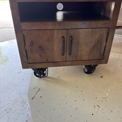 Rooms to Go Tornaso Brown End Table