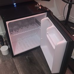 Mini fridge