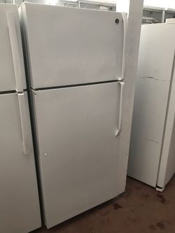 Ge 18 cu.ft. Refrigerator w/warranty