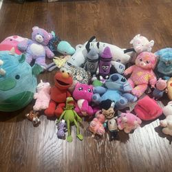 Stuffed Animal and Plushies Lot 