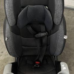 Evenflo Maestro Sport Booster Car Seat
