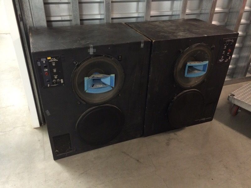 Urei speakers model 839
