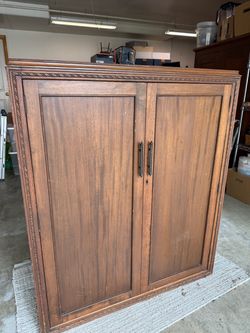 Two Door Gentleman Chest/Chifferobe