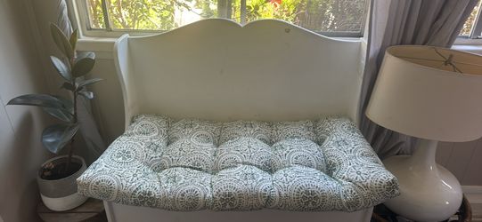 Lightweight Entryway storage bench - MOVING SALE CHECK OUT MY PAGE FOR MORE ITEMS!!