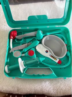 Green toy Dr kit