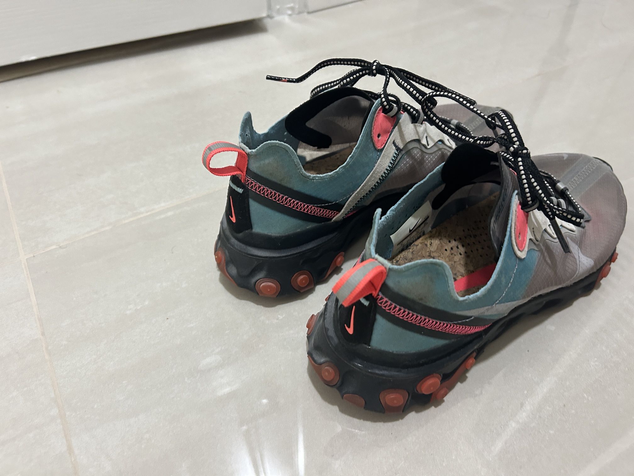 Nike React Element 87 'Solar Red'