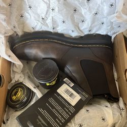 Dr. Martens Embury Crazy Horse Chelsea Boots – New – Men’s 11
