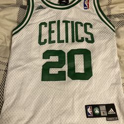 Kids Boston Celtics Basketball Jersey Size Small (8 Yrs)