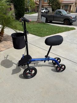Smooth Seated Knee Scooter