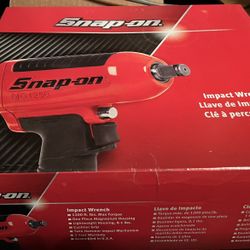 Snap On 3/4 Dr. Impact Wrench MG1250