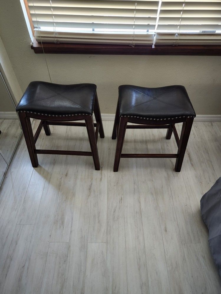 Barstools two saddle seat style